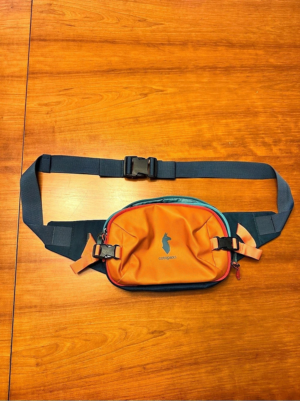 Cotopaxi Bataan 2L Hip Pack - Del Día Orange & Blue